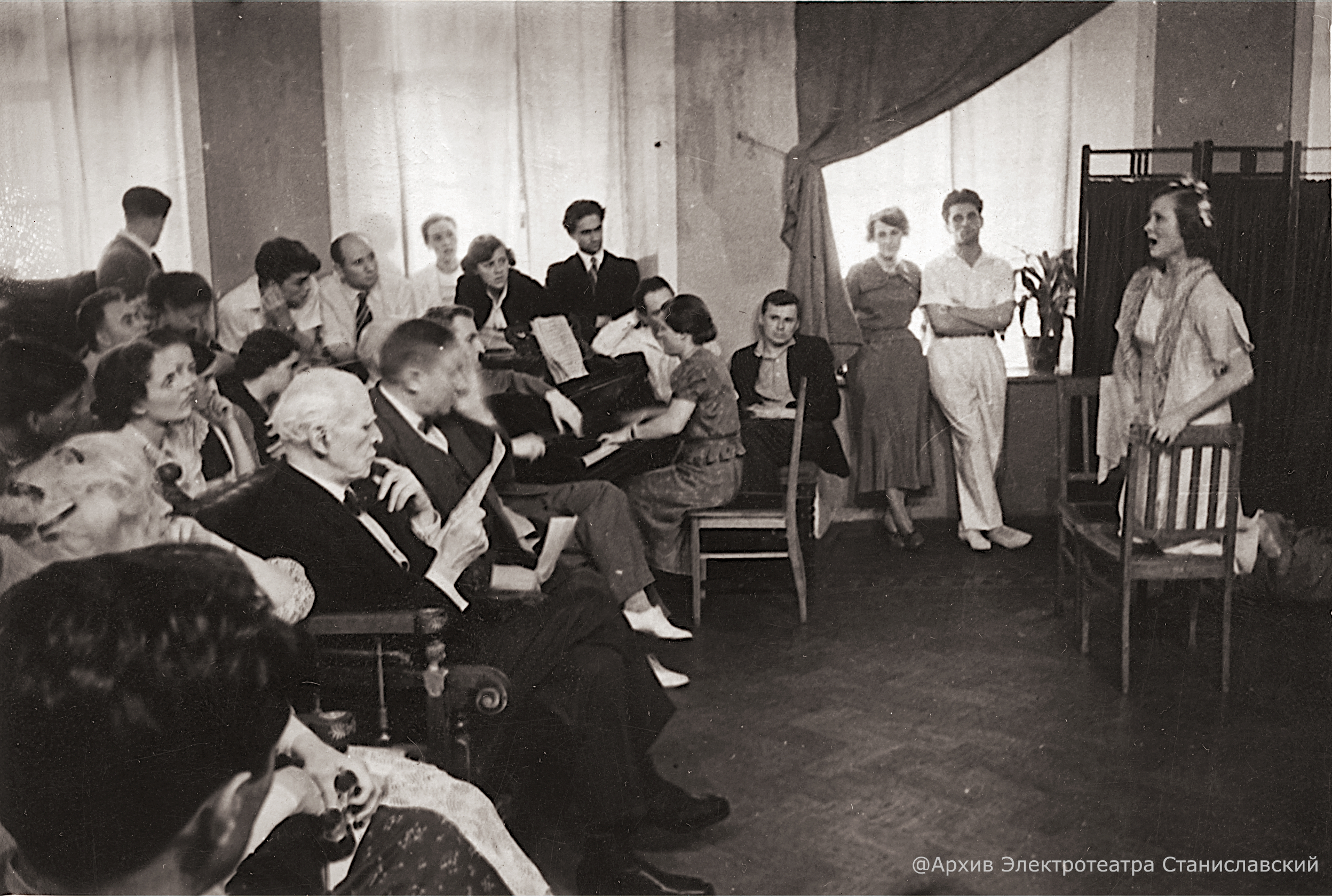 К. С. Станиславский на зачетах в Оперно-драматической студии. 1938 год. © Архив Электротеатра Станиславский